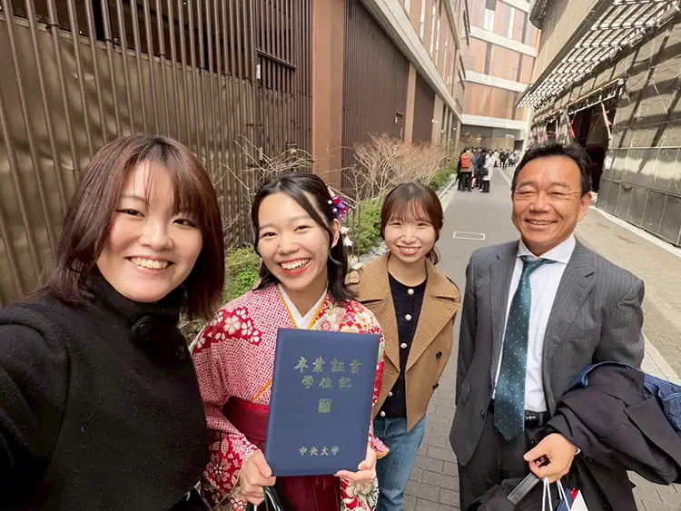 一緒に卒業した専門学校生たちと