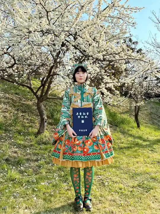 満開の桜とともに